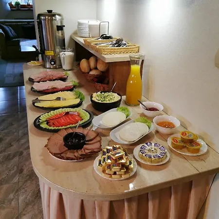 Ostoja Konukevi 3*